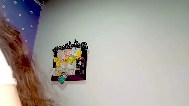 PetiteIvoryQueen19 online show from 25, 6, 2026