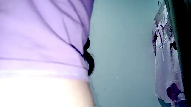 PetiteIvoryQueen19 online show from 12, 7, 2026