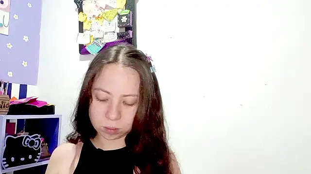 PetiteIvoryQueen19 online show from 13, 7, 2026