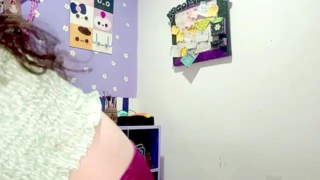 PetiteIvoryQueen19 online show from 14, 7, 2026