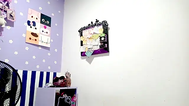 PetiteIvoryQueen19 online show from 3, 8, 2026