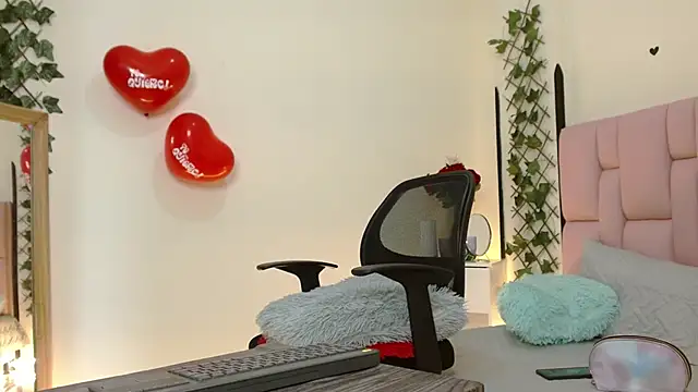 isabela ferrer  online show from 14, 2, 2025