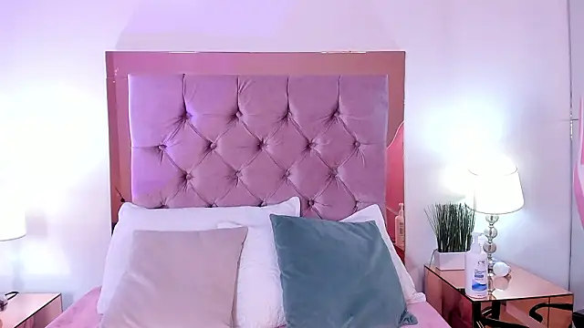 Snapshot of melanie_hills chatting on 12, 2, 2026 melanie hills online show from 12, 2, 2026