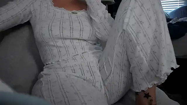 bigb00tyjudyyX online show from 19, 11, 2025