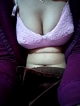 Snapshot of Shanvi_Tyagi chatting on 2, 1, 2025 Shanvi Tyagi online show from 2, 1, 2025