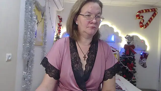 Snapshot of HolyMilfa chatting on 5, 1, 2025 HolyMilfa online show from 5, 1, 2025