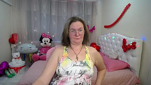 Snapshot of HolyMilfa chatting on 12, 2, 2025 HolyMilfa online show from 12, 2, 2025