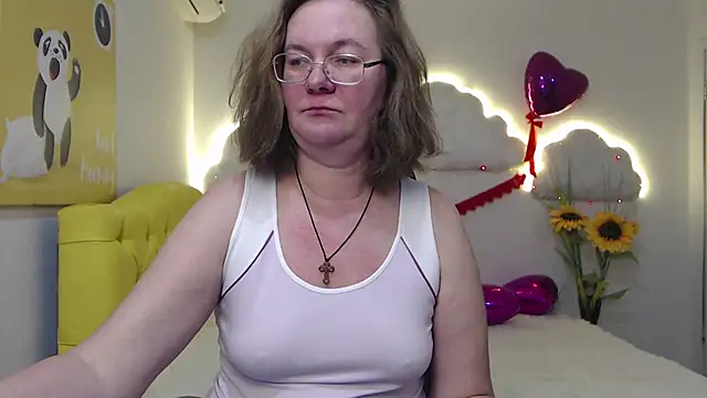 Snapshot of HolyMilfa chatting on 21, 2, 2025 HolyMilfa online show from 21, 2, 2025