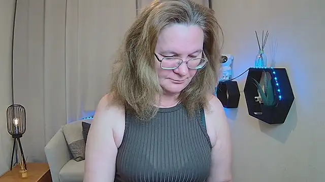 HolyMilfa online show from 6, 5, 2026