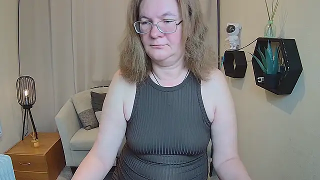 HolyMilfa online show from 9, 5, 2026