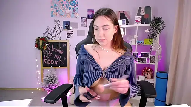 Snapshot of MelissaLovvv chatting on 1, 2, 2025 MelissaLovvv online show from 1, 2, 2025