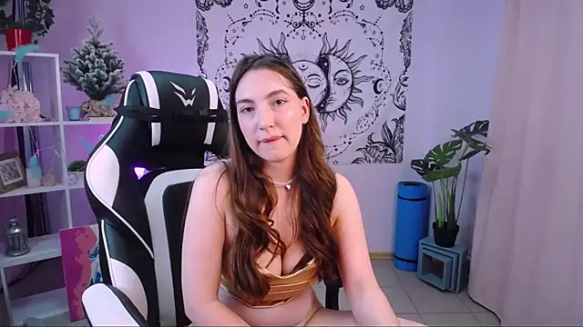 Snapshot of MelissaLovvv chatting on 4, 2, 2025 MelissaLovvv online show from 4, 2, 2025