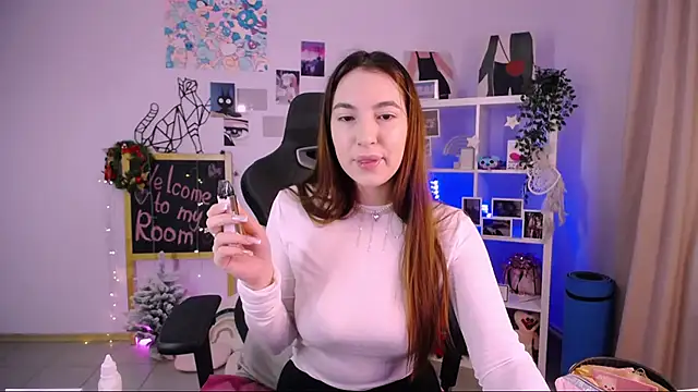 Snapshot of MelissaLovvv chatting on 8, 2, 2025 MelissaLovvv online show from 8, 2, 2025