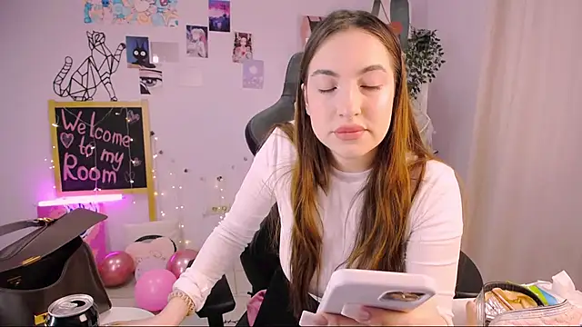 Snapshot of MelissaLovvv chatting on 16, 2, 2025 MelissaLovvv online show from 16, 2, 2025