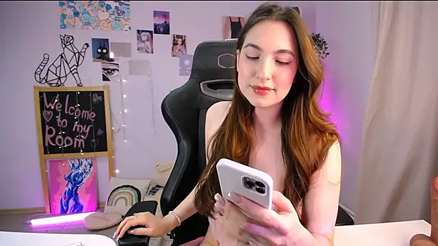 Snapshot of MelissaLovvv chatting on 2, 3, 2025 MelissaLovvv online show from 2, 3, 2025