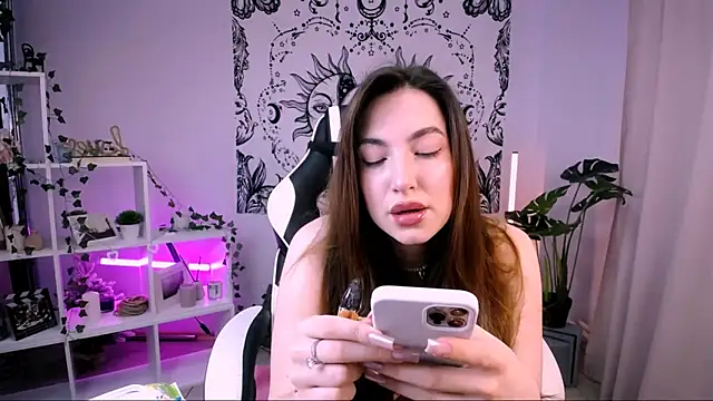 Snapshot of MelissaLovvv chatting on 7, 3, 2025 MelissaLovvv online show from 7, 3, 2025