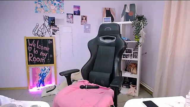 Snapshot of MelissaLovvv chatting on 11, 3, 2025 MelissaLovvv online show from 11, 3, 2025