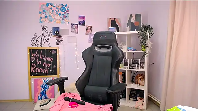 Snapshot of MelissaLovvv chatting on 13, 3, 2025 MelissaLovvv online show from 13, 3, 2025