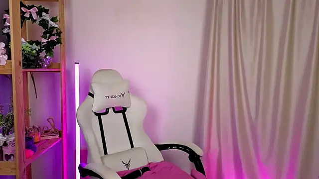 Snapshot of MelissaLovvv chatting on 17, 9, 2025 MelissaLovvv online show from 17, 9, 2025