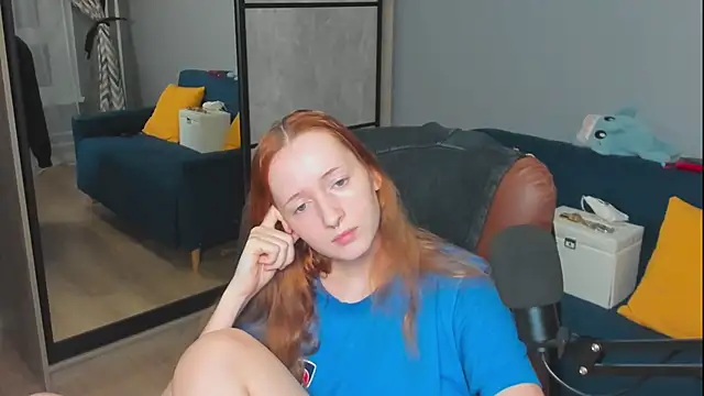 OddlyFamiliar online show from 23, 9, 2025