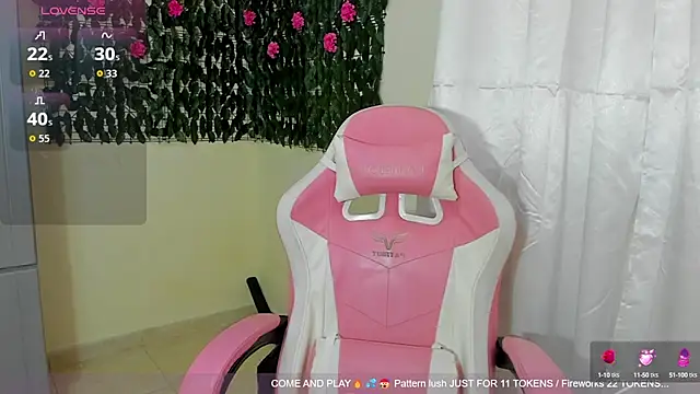 sweetieandjuicyy online show from 11, 9, 2025