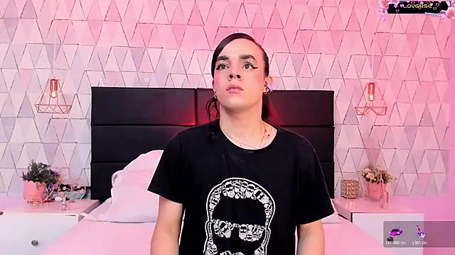 JustinePerry online show from 7, 5, 2026