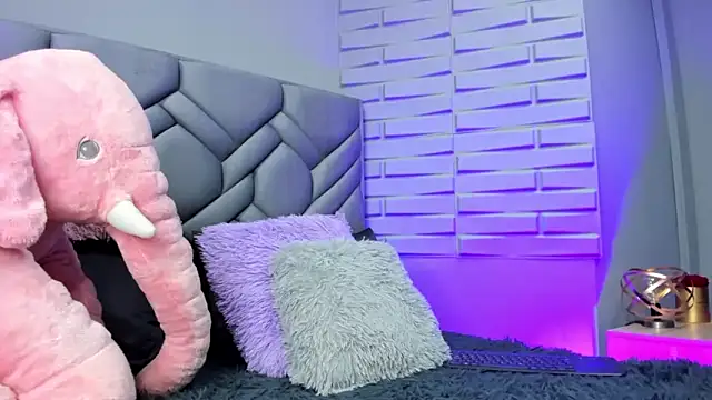 BriannaHarps online show from 19, 2, 2025