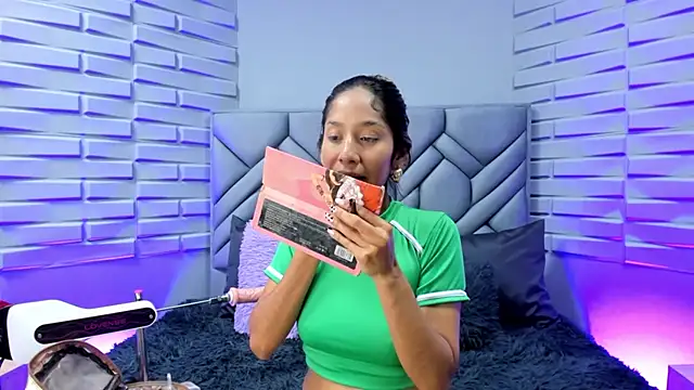 BriannaHarps online show from 6, 3, 2025