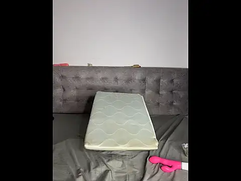 Snapshot of ScarletVelvetX chatting on 4, 3, 2026 ScarletVelvetX online show from 4, 3, 2026