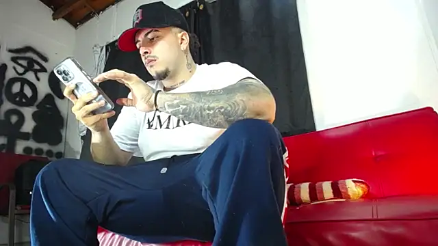 Snapshot of Dexter-T chatting on 7, 1, 2025 Dexter-T online show from 7, 1, 2025