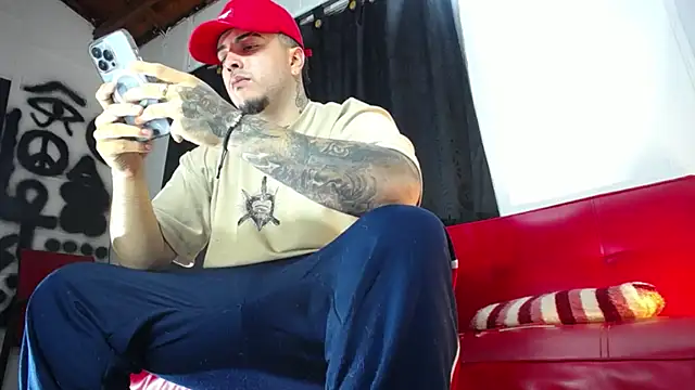 Snapshot of Dexter-T chatting on 9, 1, 2025 Dexter-T online show from 9, 1, 2025