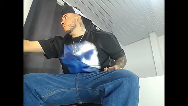 Snapshot of Dexter-T chatting on 30, 9, 2025 Dexter-T online show from 30, 9, 2025