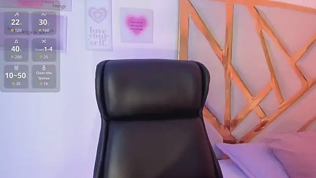 Snapshot of LanaJones_ chatting on 13, 11, 2025 LanaJones online show from 13, 11, 2025