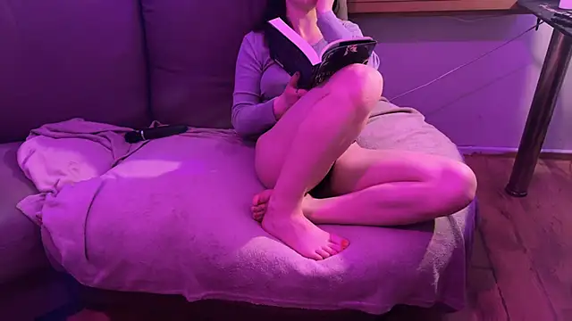 MiliExteraaa online show from 10, 3, 2025