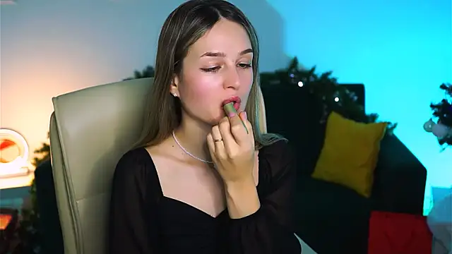 Snapshot of DeboraLarson chatting on 14, 1, 2025 DeboraLarson online show from 14, 1, 2025