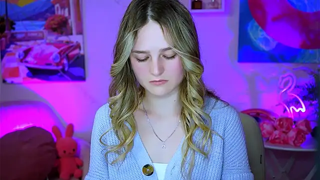 Snapshot of DeboraLarson chatting on 9, 2, 2025 DeboraLarson online show from 9, 2, 2025