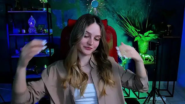 Snapshot of DeboraLarson chatting on 13, 2, 2025 DeboraLarson online show from 13, 2, 2025