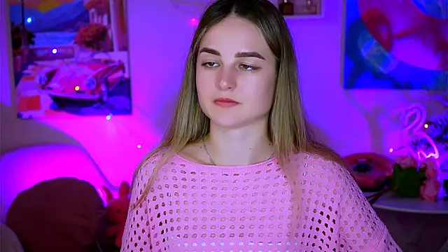 Snapshot of DeboraLarson chatting on 15, 2, 2025 DeboraLarson online show from 15, 2, 2025