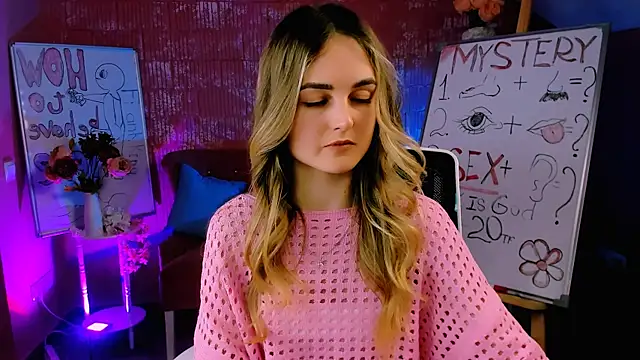 Snapshot of DeboraLarson chatting on 21, 2, 2025 DeboraLarson online show from 21, 2, 2025