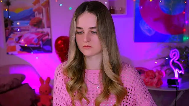 Snapshot of DeboraLarson chatting on 23, 2, 2025 DeboraLarson online show from 23, 2, 2025