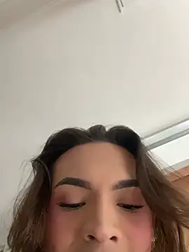 miss Ari online show from 1, 1, 2025