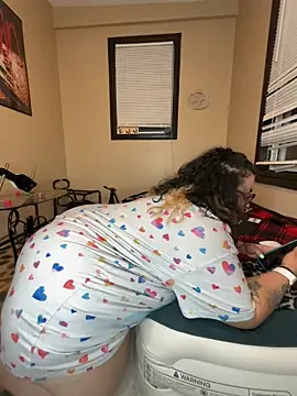Snapshot of tillymarie34 chatting on 28, 5, 2026 tillymarie34 online show from 28, 5, 2026