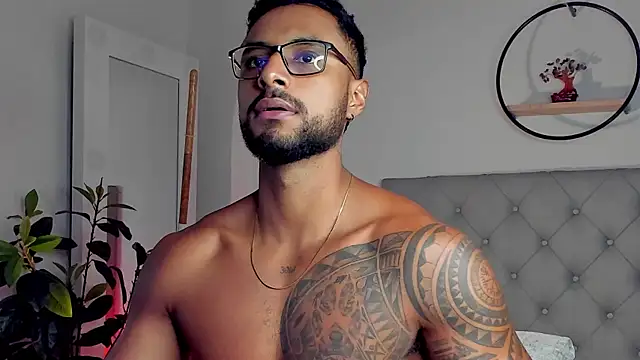 LiamGarcia1 online show from 13, 2, 2025