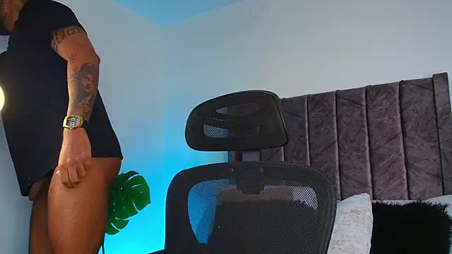 LiamGarcia1 online show from 11, 10, 2025