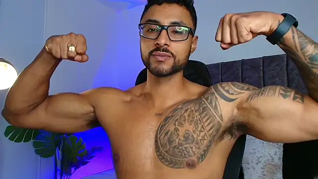 LiamGarcia1 online show from 5, 11, 2025