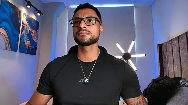 LiamGarcia1 online show from 15, 5, 2026