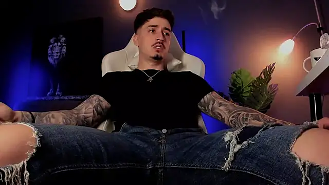 Snapshot of uptomatty chatting on 6, 6, 2026 uptomatty online show from 6, 6, 2026
