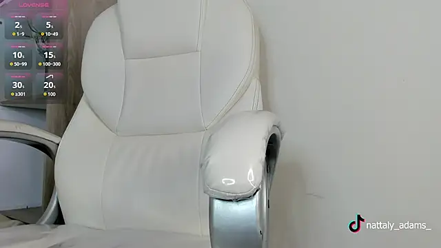 nattaly adams online show from 19, 12, 2024