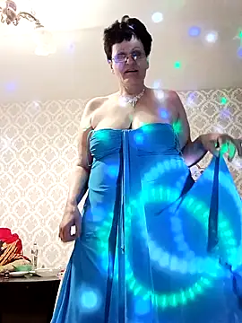 Snapshot of PaulaGolden chatting on 1, 1, 2025 PaulaGolden online show from 1, 1, 2025