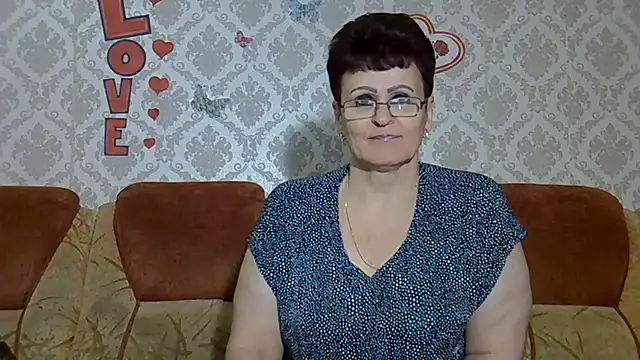 Snapshot of PaulaGolden chatting on 1, 10, 2025 PaulaGolden online show from 1, 10, 2025